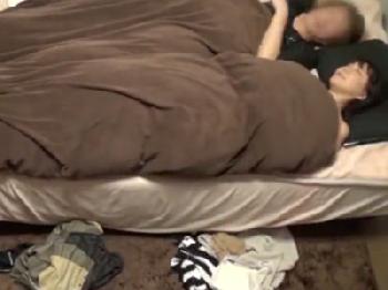 「帰らなきゃ…！」夫の帰るまでに中出し二回戦しちゃうあばずれ尻軽ヤリマン妻巨乳素人人妻ハメ撮りナンパのエロ動画