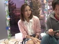 マジックミラー号でお金のために友人同士の男女はどこまでするのか検証！巨乳素人お姉さんのエロ動画