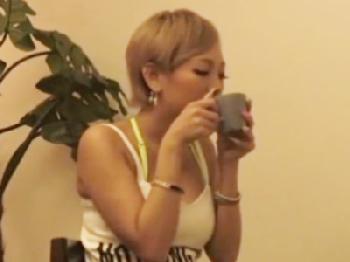 『ァアッ！ぃっちゃぅう！』オイルマッサに来た黒ギャルに中出し施術お姉さん盗撮マッサージのエロ動画