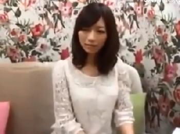 「もう耐えられない…っ!」夫婦生活がうまくいっていない夫婦の家に脱獄犯が潜入…欲求不満が荒れ狂うピストンに絶叫イキ!人妻レイ...