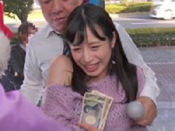 素人奥さんが、マジックミラー号でハメ師たちの強引さに押されて姦淫ファック人妻のエロ動画