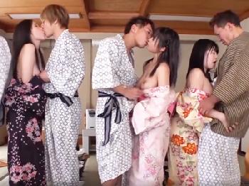 幼顔から痴女姉までよりどりみどり!宴会を淫靡乱交で盛り上げてくれる温泉コンパニオンW美少女お姉さんロリのエロ動画