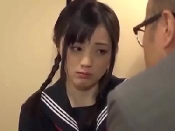 父とも寝てしまうド淫乱極カワ美形少女女子校生美少女フェラ手コキ近親相姦3Pのエロ動画