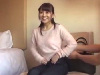 童顔幼顔なくせに…顔に似合わず性行為は大好きなド淫乱美少女ロリハメ撮り姫川ゆうなのエロ動画