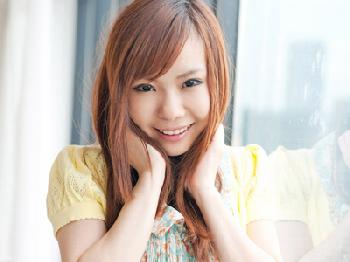 無毛娘が男にしがみついて密着性行為素人美少女ギャルのエロ動画