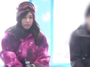 『生で入っちゃうッ』素股から我慢出来ずに男友人に挿入されてしまう素人娘巨乳美少女ギャルパイパン盗撮のエロ動画