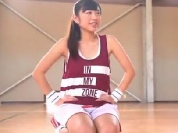 真面目そうな娘がJAVデビュー！激ピスに失神寸前巨乳美少女顔射のエロ動画