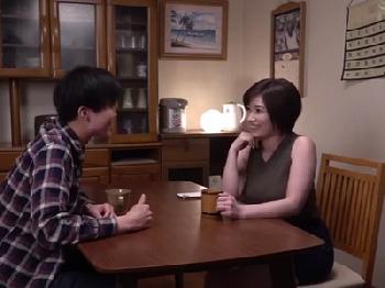 大人しそうで真面目な熟女ほど…SEXになるとイチモツを求めるW痴女人妻のエロ動画