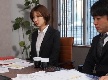 ずっと気になってた美人上司とまさかの相部屋!童貞のボクが朝まで腰振り追撃射精!巨乳OL葵つかさのエロ動画