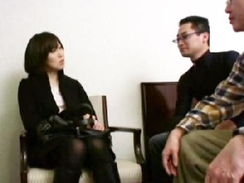 普通そうな素人奥さんがナンパ師に流され3P浮気人妻のエロ動画