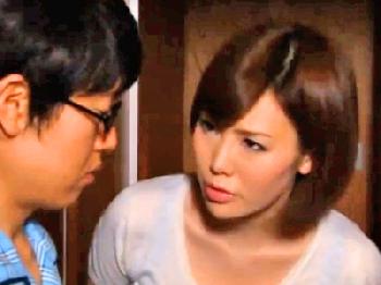 息子男性器に自ら痴女って中出し近親交尾に持ち込む売女ヤリマン母親巨乳人妻近親相姦のエロ動画