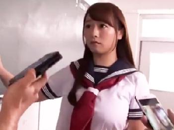 「わ、私じゃない！」ハメ撮り動画が流出しクラスメイトに犯される巨乳女子校生美少女痴女乱交白石茉莉奈のエロ動画