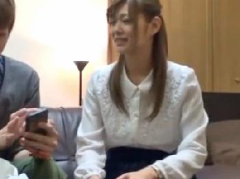 女子大生が初対面男となし崩しパコ展開！素人お姉さんフェラ手コキのエロ動画