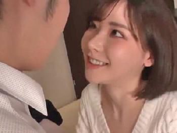 彼女の家に泊まったら彼女のお姉さんに誘われて中出し展開W痴女のエロ動画