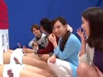 息子の「息子」当てゲーム！育て上げた自慢の息子と中出し禁断姦淫巨乳人妻近親相姦のエロ動画