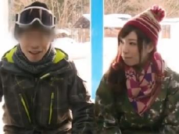 彼氏と一緒に遊びに来ていた素人きれいなお姉さんがマッサージと称したパコで簡単寝取られオーガズム巨乳のエロ動画