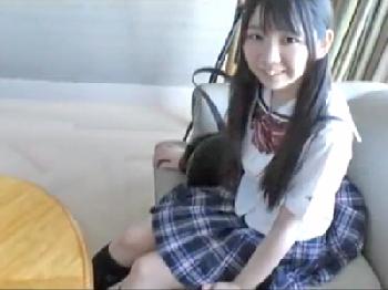 こんな子が援助交際するのかと目を疑うほどの清純清楚女子校生とハメ撮り素人美少女のエロ動画