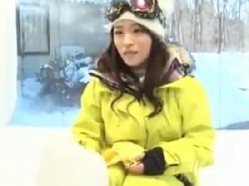 「え…ちょっと」押しに弱い素人娘がマジックミラー号でマッサージ師に挿入されるW美少女中出しのエロ動画