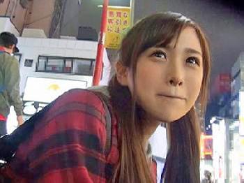 東北からガラガラ引いて上京しカフェを探してた神待ち女子校生をナンパ円光素人美少女のエロ動画