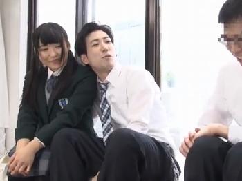 彼氏にパシリとバカにされてたSEXを知らない男友人…しかし彼女への生中出し復讐！素人女子校生美少女ロリ童貞のエロ動画