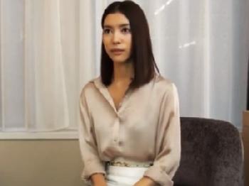 欲求不満を募らせた美人マダムが久々のSEXに歓喜の絶叫アクメイキ素人人妻顔射のエロ動画