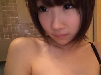 18歳の現役女子大生→学生時代は生徒会長もやっていた優等生がデリ嬢堕ちして実技研修W素人ハメ撮り盗撮のエロ動画