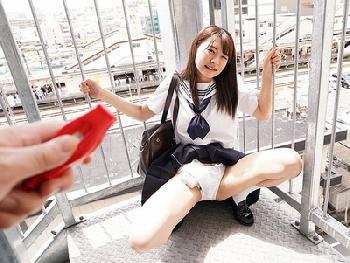 どこにでも居そうな女子校生なのに…自分からオネダリ＆野外でヌレヌレになる真正売女ヤリマン美少女ロリ中出し潮吹き露出東條なつの...