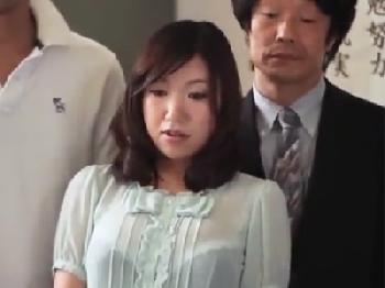 嫁と来た息子の授業参観で他の美人保護者に欲情して痴漢凌辱するクズ素人お姉さん人妻顔射レイプのエロ動画