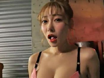 媚薬をコレでもかと使ってイケメンとSEXを楽しむ最強JAVギャル巨乳お姉さんのエロ動画