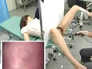 子宮頸がん検診にきた患者を囲んで犯すエロ医者集団素人人妻中出しのエロ動画