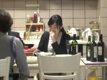 寝取られ願望を持った夫がアダルトビデオプロ男優に妻を寝取らせる一部始終素人人妻OLコスプレ顔射ハメ撮りのエロ動画