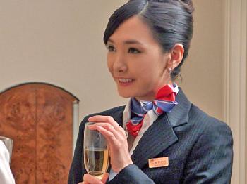 密室でCAから特別サービスを受けるファーストクラスの客巨乳お姉さん顔射のエロ動画