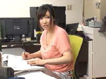 入社二年目の新人巨大オッパイOLが会社内でまさかのパコ展開巨乳お姉さんぶっかけのエロ動画