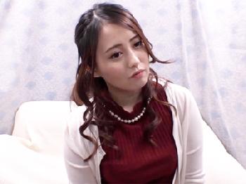 素股でクリが擦れて欲情しちゃった奥様がモテナイくんと同情パコ巨乳素人人妻のエロ動画