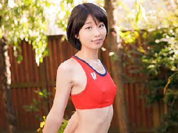 ショートヘアのつるぺた筋肉美形少女が激しいピストンに連チャン絶頂オーガズムパイパンまなかかなのエロ動画