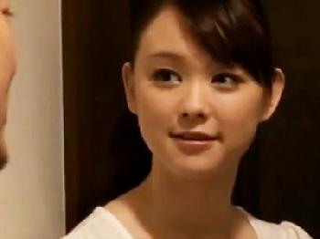 美魔女の出張マッサージでフル勃起して生姦顔面射精性行為！巨乳人妻熟女顔射ソープのエロ動画