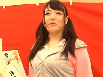 巨大バスト売女ド淫乱娘が自転車に乗りながらペニ棒ハメられ潮吹き絶頂オーガズム!巨乳美少女お姉さん中出し浜崎真緒のエロ動画