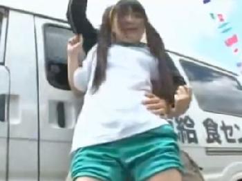 体育祭中の女子校生を連れ出して野外顔面射精強姦しちゃいましたW美少女顔射レイプのエロ動画
