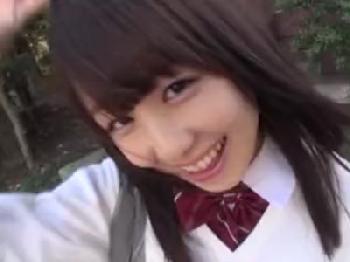 貞操観念が崩壊してるけど中出しも笑顔で許してくれる天然女子校生素人ロリのエロ動画