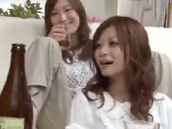 『もっと突いてッ』レズビアンっ気のある美人姉妹を夜這いし3Pファック！巨乳お姉さんギャル痴女のエロ動画