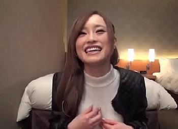 ネイリストをやってる24歳極上素人→美容系とは思えないくらいの淫靡なアヘ顔晒して半狂乱巨乳ギャルハメ撮りのエロ動画