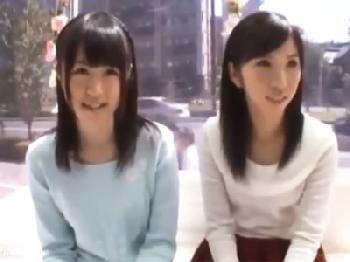 道行く素人娘二人を捕まえてマジックミラー号に招待→友人に見られながら抱かれる素人娘お姉さん顔射ナンパのエロ動画