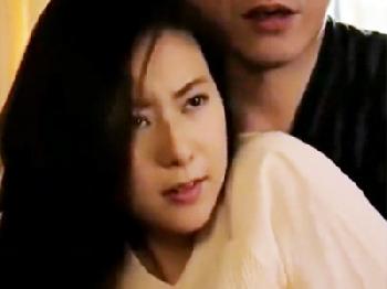 10代とは思えないくらい大人っぽいパイパン素人娘を口説いてハメ撮り美少女ナンパのエロ動画