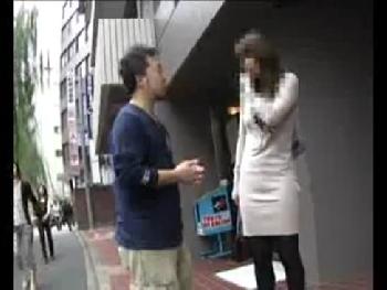 街を歩く奥様をナンパしてホテルに連れ込み強引に中出しW素人お姉さん人妻ハメ撮りのエロ動画