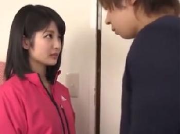 彼女の友人が可愛すぎて我慢できずに禁断の姦淫パコ→精液ぶっかけフィニッシュ美少女お姉さんのエロ動画