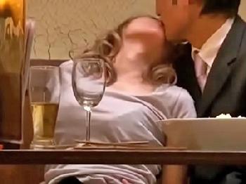 居酒屋、オフィス、バスの中など見られるかドキドキの野外交尾巨乳女子校生美少女お姉さんギャルOLのエロ動画