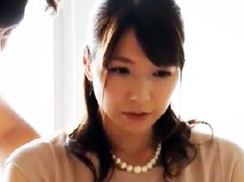 パツ金ギャルAIKAがラテン系の色黒マッチョと夢中でFUCK巨乳のエロ動画