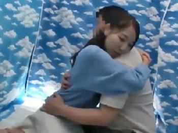 素人娘『ラップ越しなら』→当然破けて中出し展開美少女ナンパのエロ動画