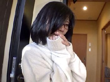 2018年に出会ったSEXレスなマダムたちとの温泉不貞旅行素人人妻めがねのエロ動画