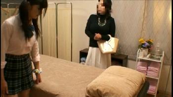 悪党オイルマッサージ師のエステで素人女子校生たちが喰われる姿を隠し撮り！盗撮のエロ動画